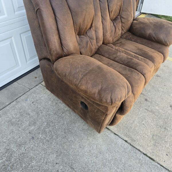 Manual recliner couch sofa - Image 4