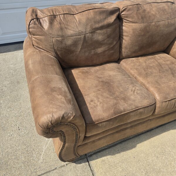 Loveseat - Image 4